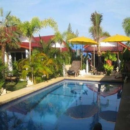 สนุกบังกาโลว์ส์ Hotel Rawai ภายนอก รูปภาพ